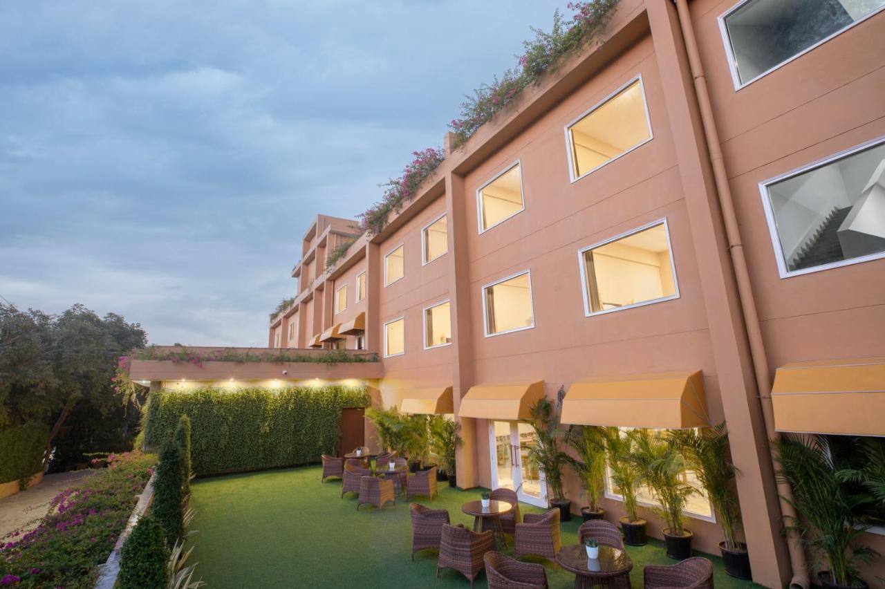 The Lalita Grand Mathura- Vrindavan Bagian luar foto